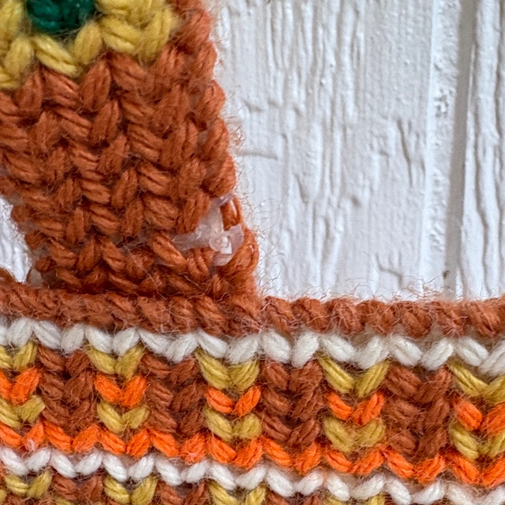 Vintage 70s Knit Tote Bag in Orange and Cream - Picture 7 of 7